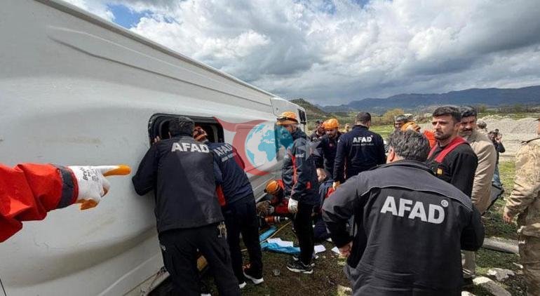 Diyarbakır’da yolcu otobüsü devrildi Ölü ve yaralılar var