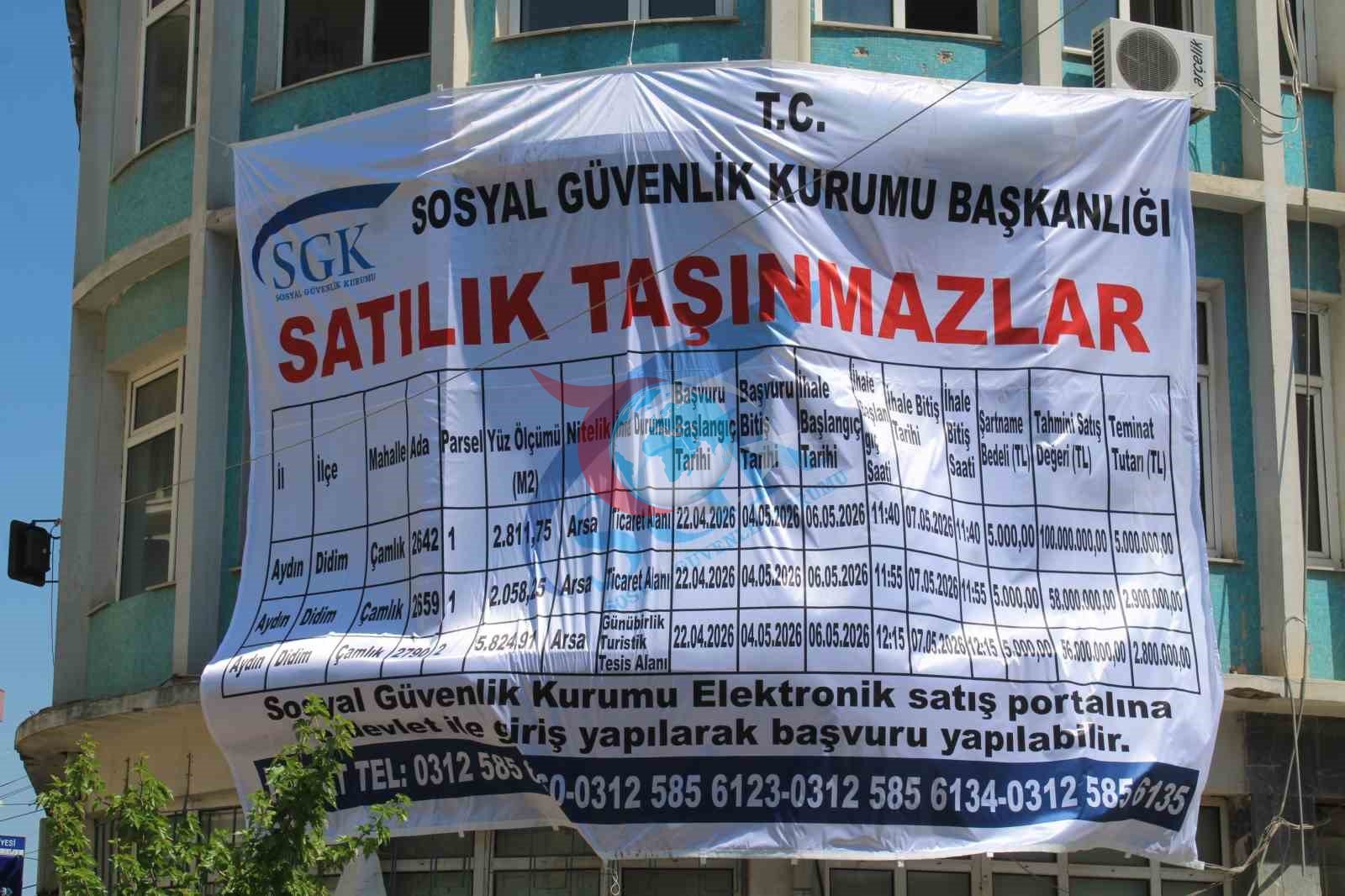 SGK&rsquo;nın şehir merkezindeki tescilli binası ilan panosuna döndü