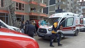 Ankarada inşaatta iskele bir anda çöktü 8 katlı binada korku dolu anlar: 1i ağır 3 yaralı