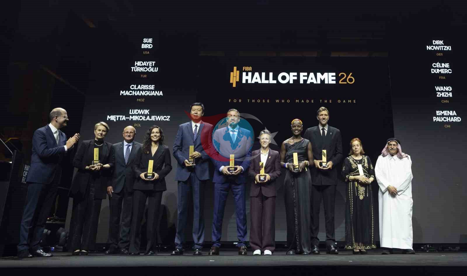 TBF Başkanı Hidayet Türkoğlu, FIBA Hall of Fame 2026 ödülünü aldı