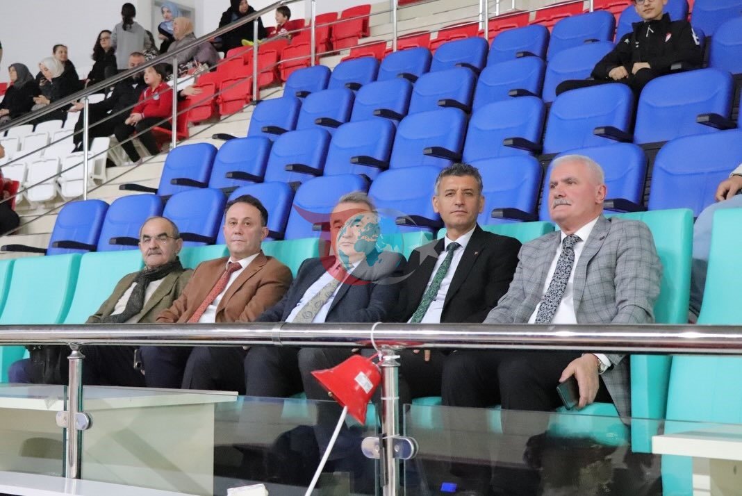 İlkokullar futsal finalinde karşılaştı
