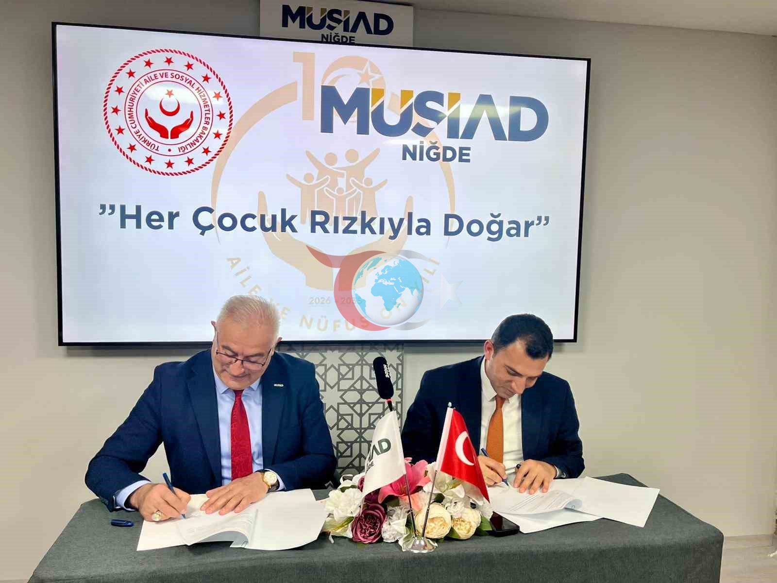 Niğde’de yeni evlenen çiftlere yeni doğan destek çantası desteği