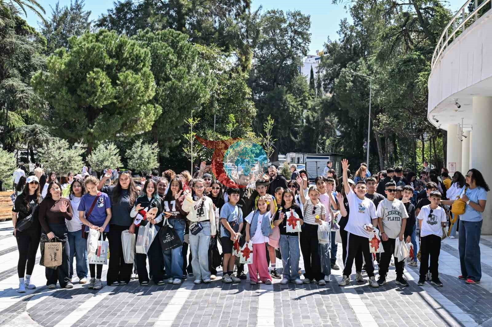İZKİTAP öğrencilerin buluşma noktası oldu
