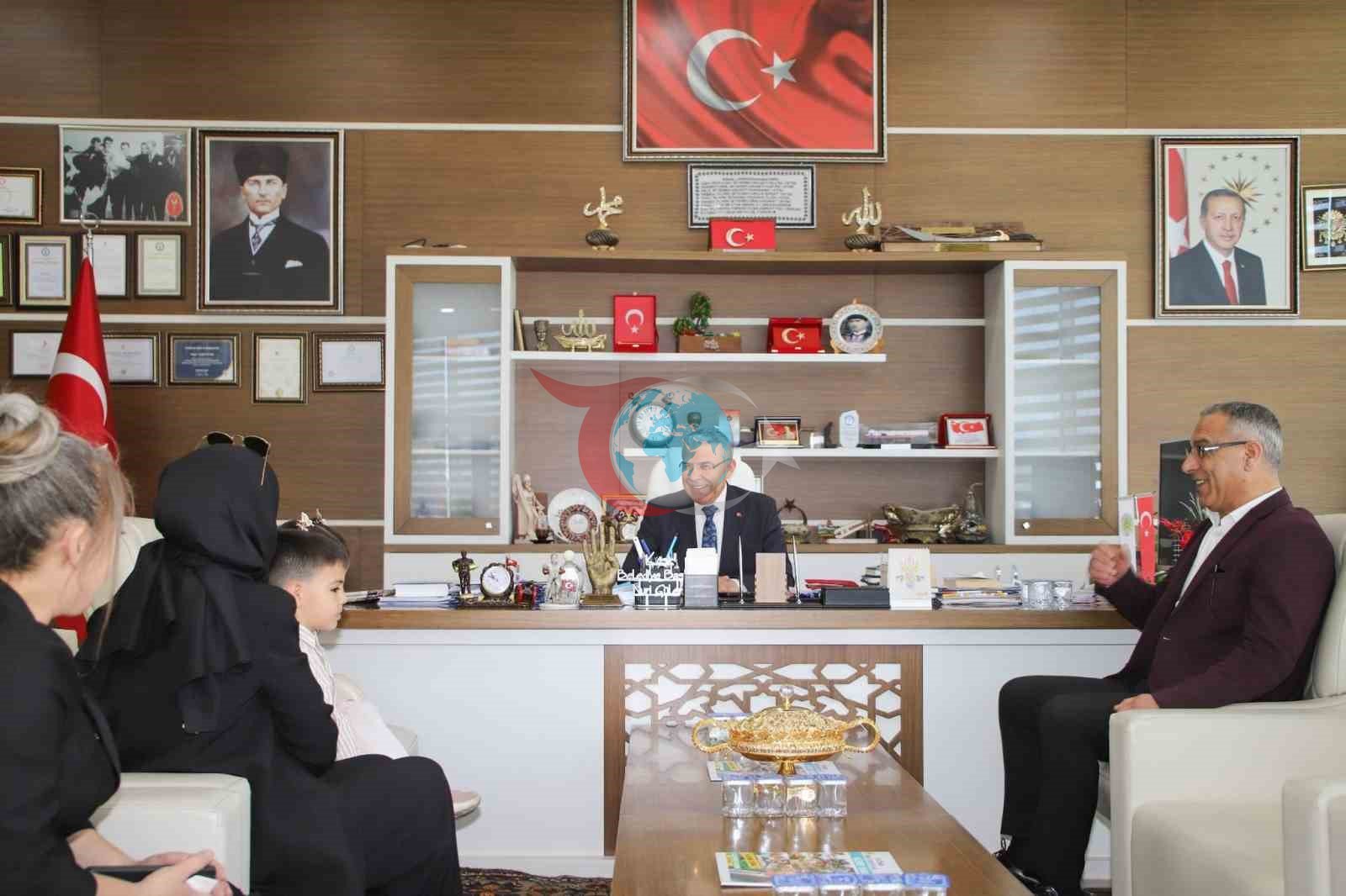 Başkan Güler, koltuğunu minik öğrencilere devretti