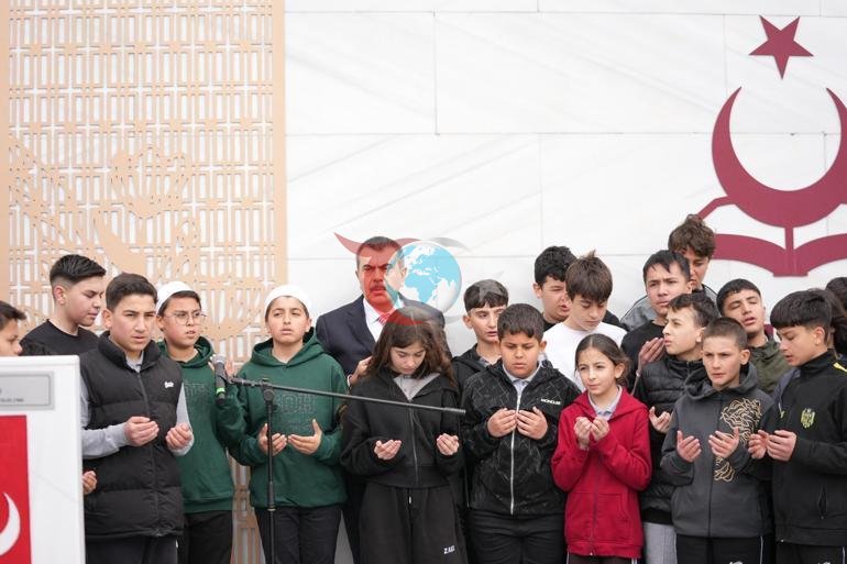 Bakan Tekin: Menfur bir olayın içerisinde çocuklarımızı kullandılar