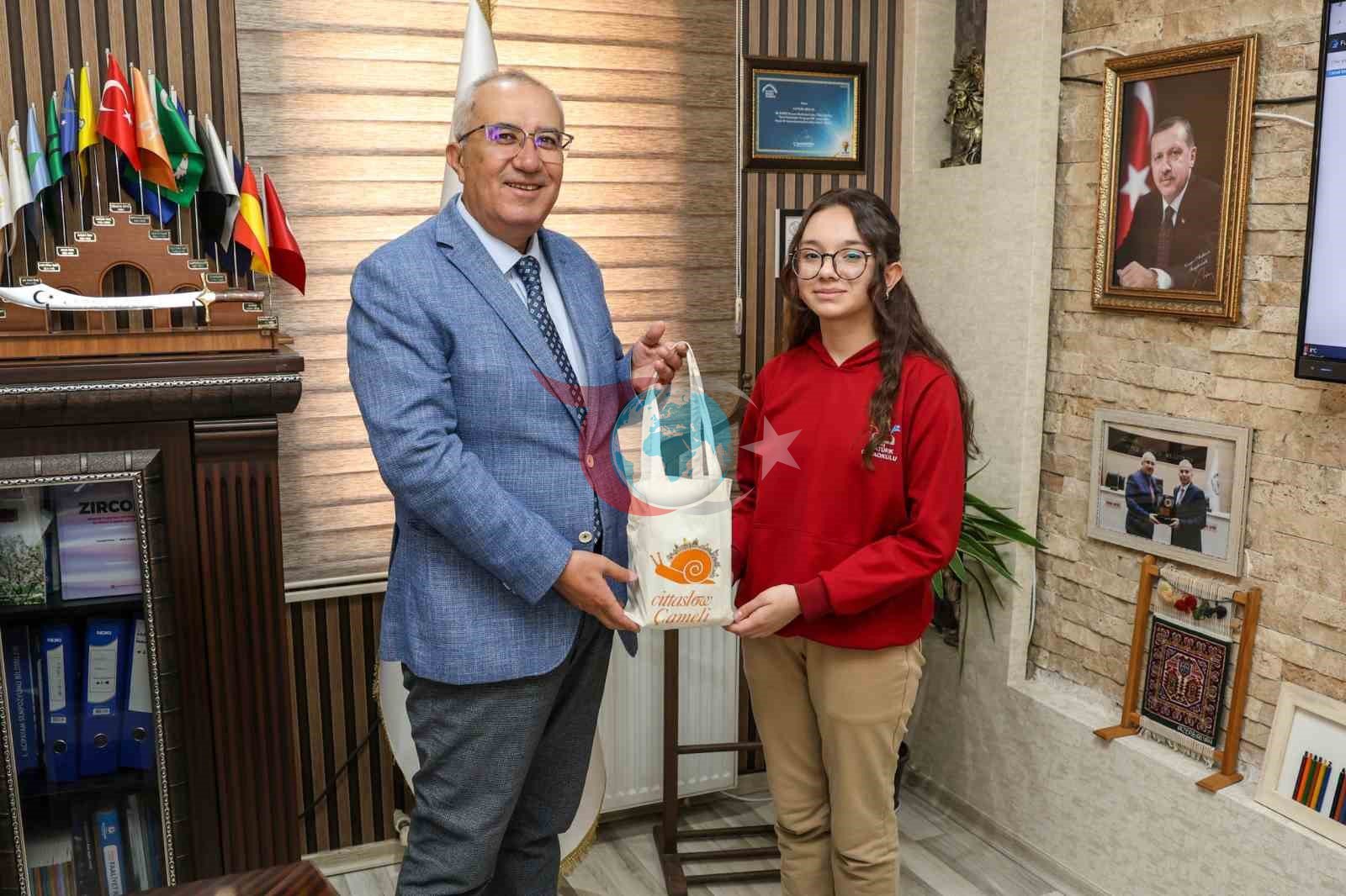 Çameli Belediye Başkanı Cengiz Arslan koltuğunu Erva’ya bıraktı