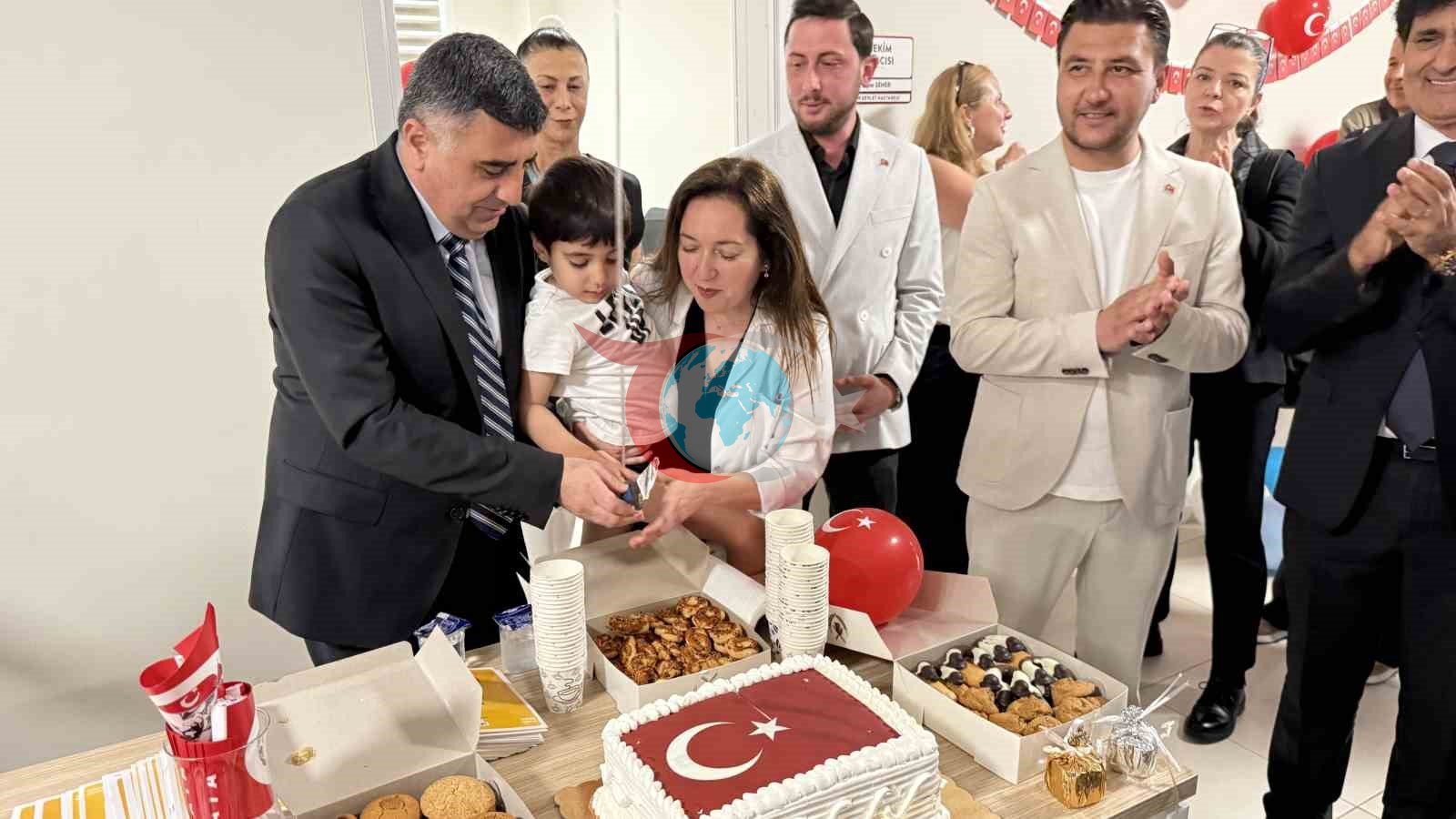 Hastanede tedavi gören çocuklara 23 Nisan sürprizi