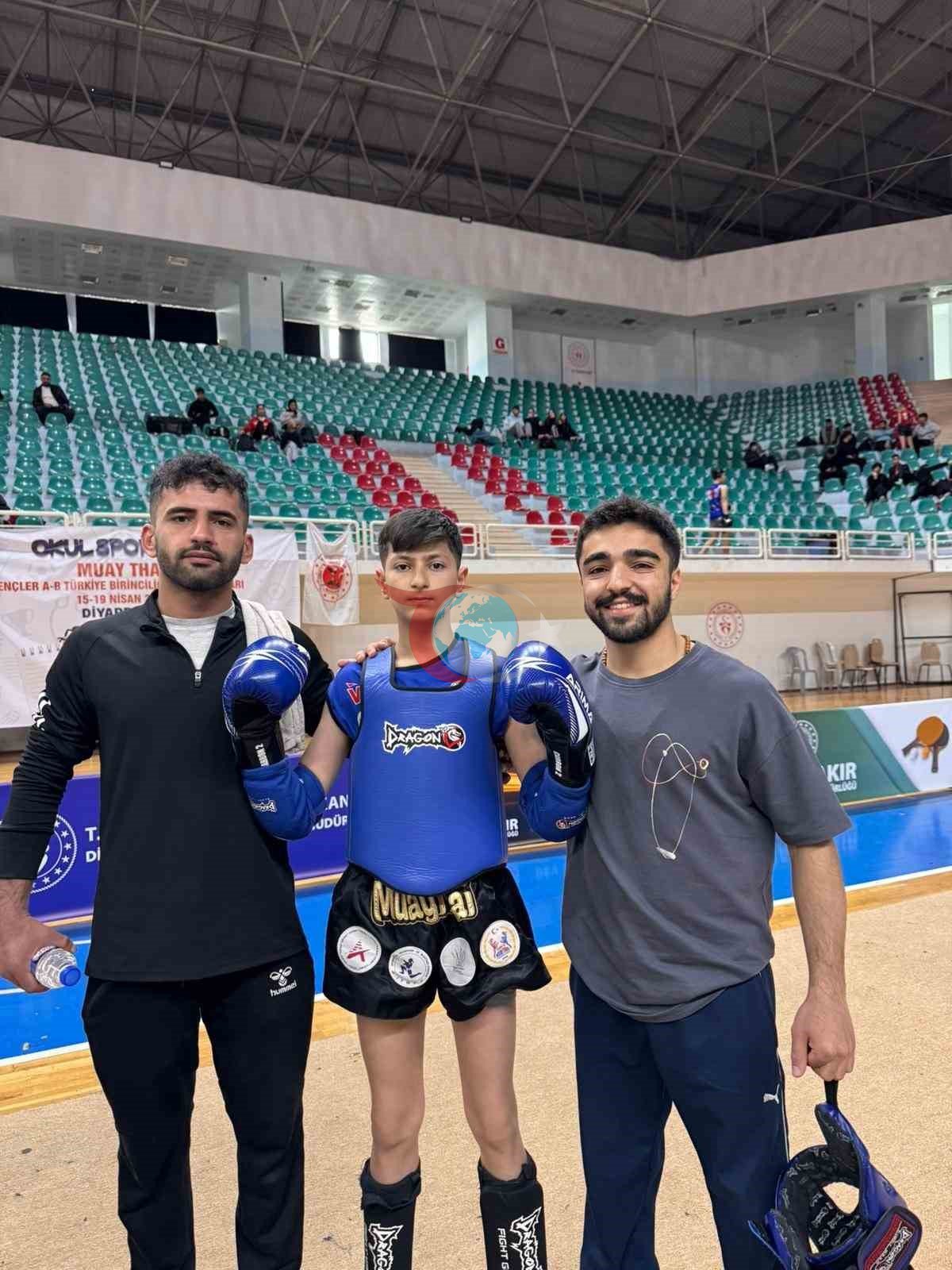 Çataklı öğrenci Muay Thai Türkiye Şampiyonu oldu