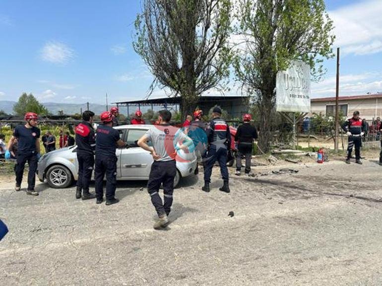 3 aracın karıştığı feci kazada 1 ölü Kazaya neden olan sürücü kayıplara karıştı