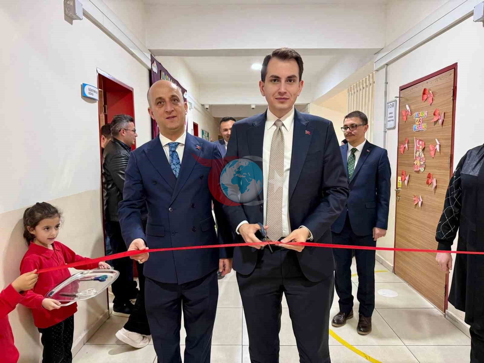 Hisarcık’ta bayrak tasarım sergisi açıldı