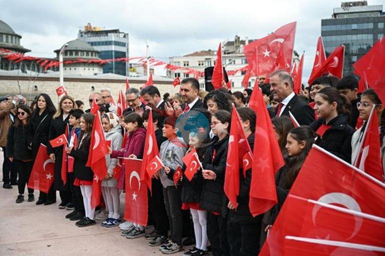 İstanbulda 23 Nisan Ulusal Egemenlik ve Çocuk Bayramı coşkusu