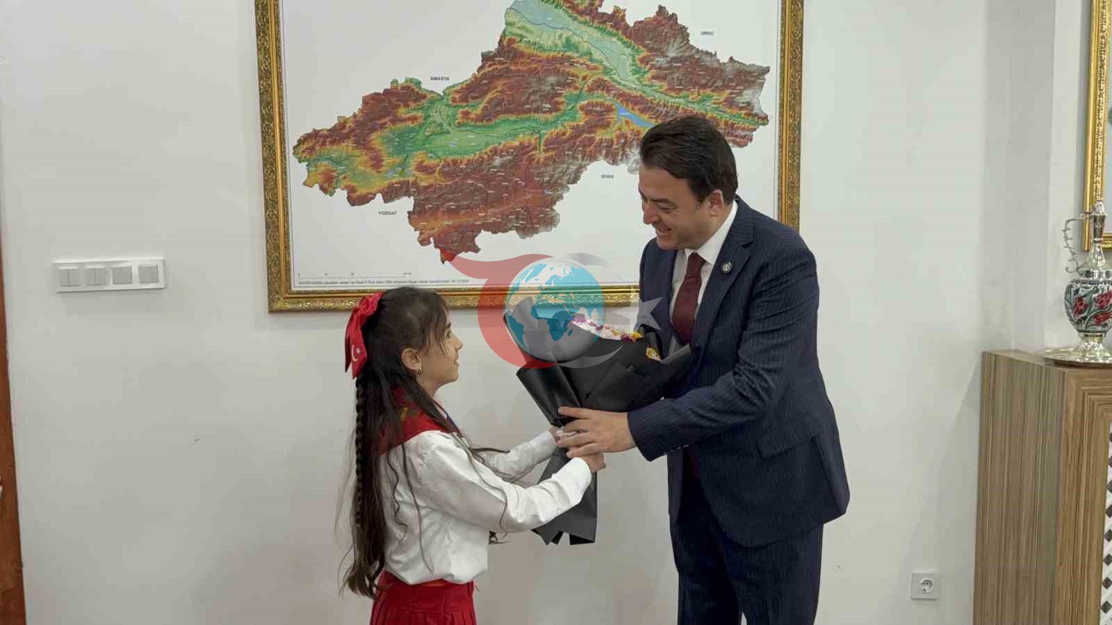 Minik vali okullarda güvenlik tedbirlerinin artırılması talimatı verdi