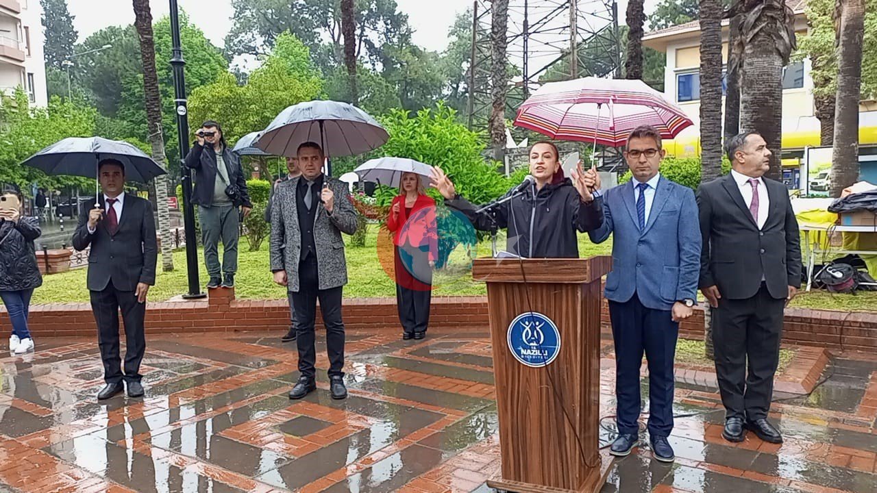 Nazilli&rsquo;de 23 Nisan yağmur altında kutlandı