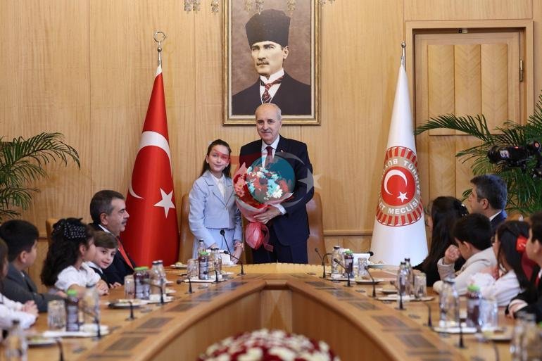 TBMM Başkanı Kurtulmuş, koltuğunu 6ncı sınıf öğrencisi İnciye devretti