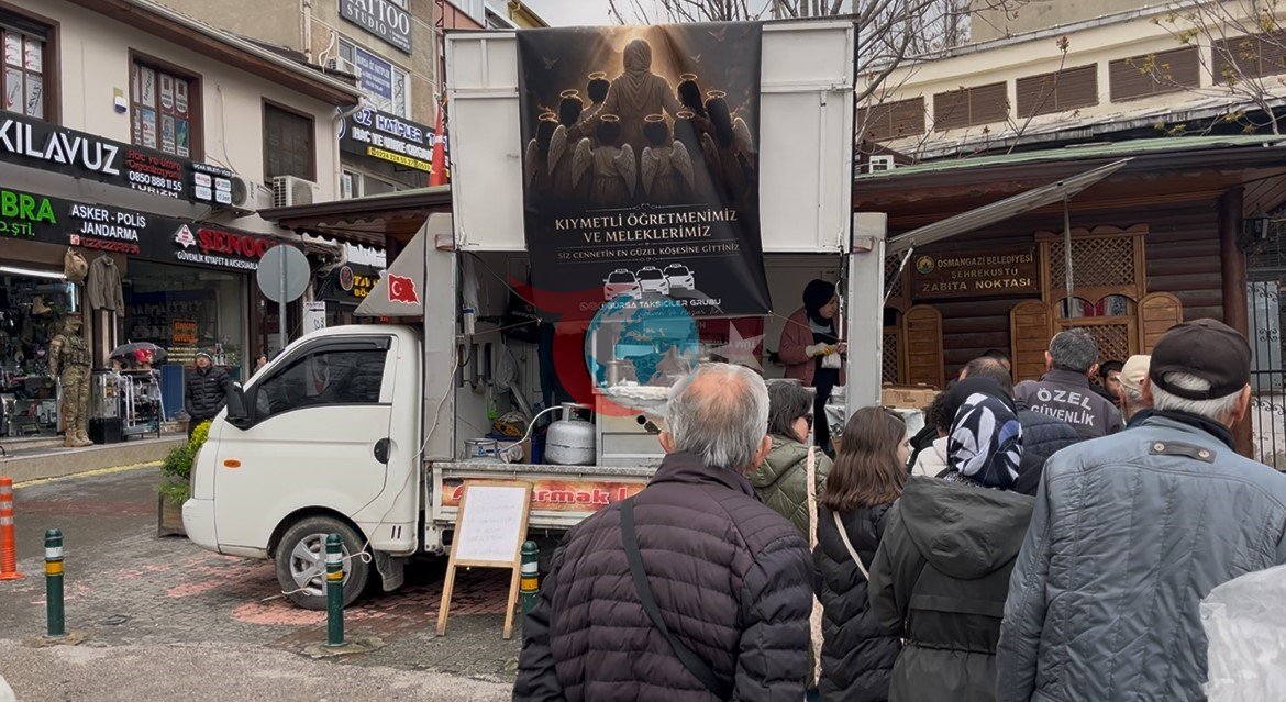 Bursa’da taksicilerden kahraman öğretmen ve öğrencilere vefa