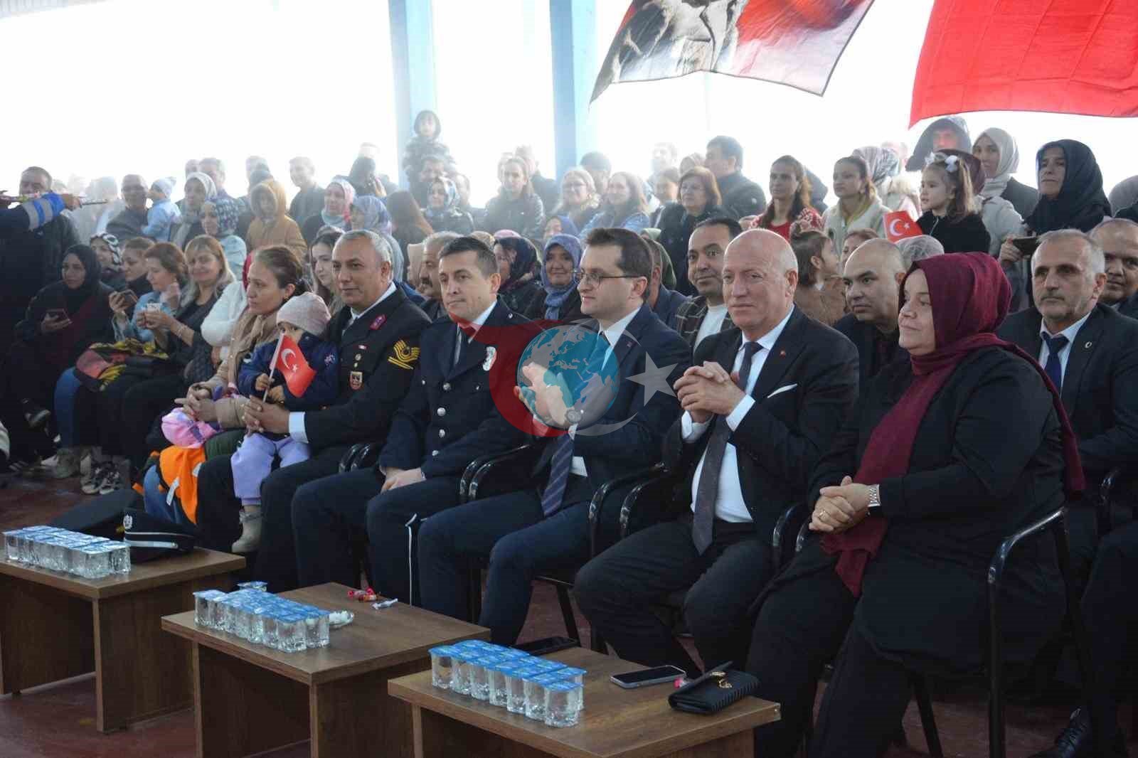 Babadağlı çocukların 23 Nisan coşkusu göz doldurdu