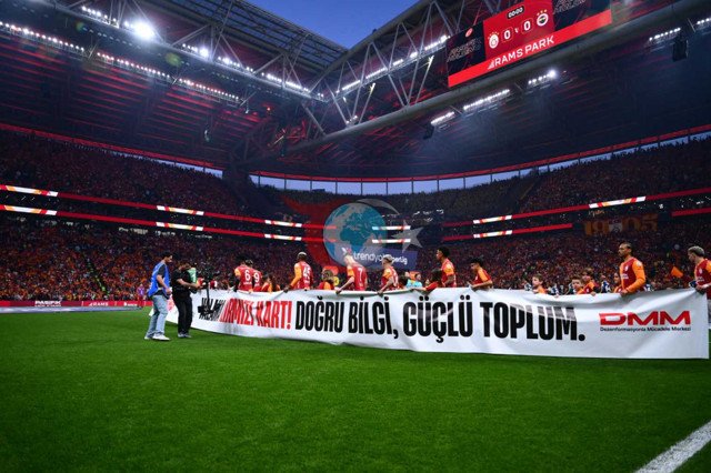 Burhanettin Duran’dan Galatasaray ve Fenerbahçe'ye teşekkür - Resim: 0