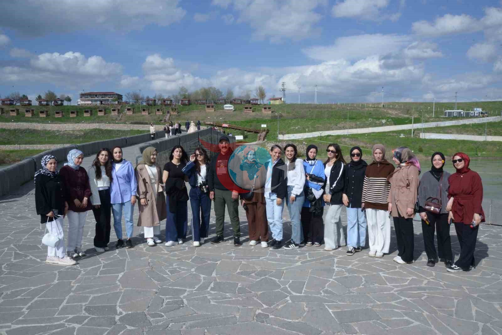 Üniversiteli gençler fotoğrafçılık kursuyla Muş’u keşfediyor