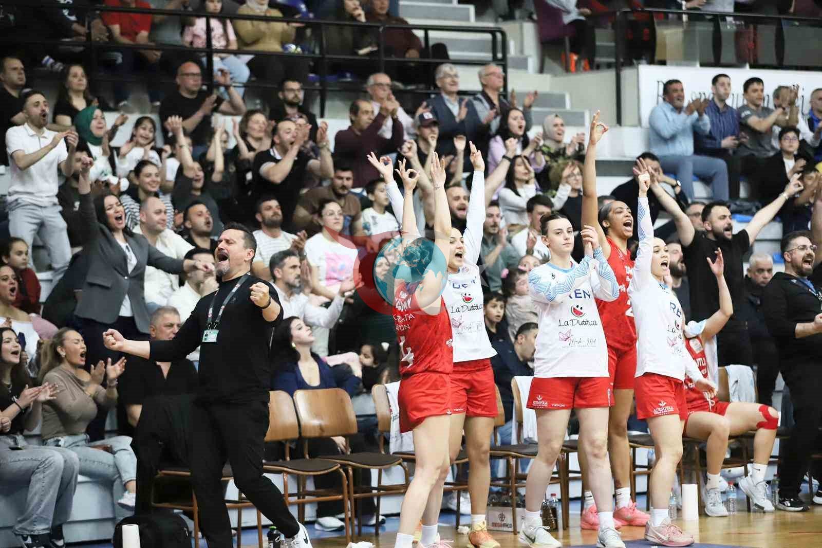 Turgutlu&rsquo;nun perilerinden Play-Off&rsquo;a muhteşem başlangıç