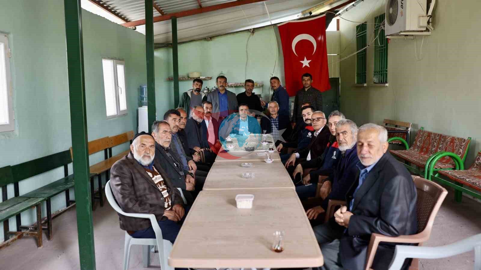 Akçadağ Belediye Başkanı Ulutaş, doludan etkilenen üreticileri ziyaret etti