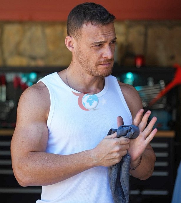 Kerem Bürsin&rsquo;den yeni film geliyor