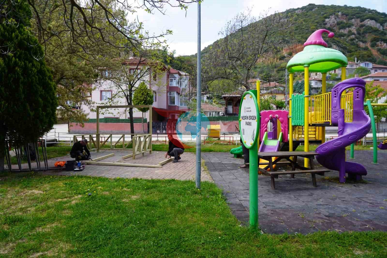 Bilecik&rsquo;te park ve oyun alanlarına yeni kameriyeler yerleştirildi