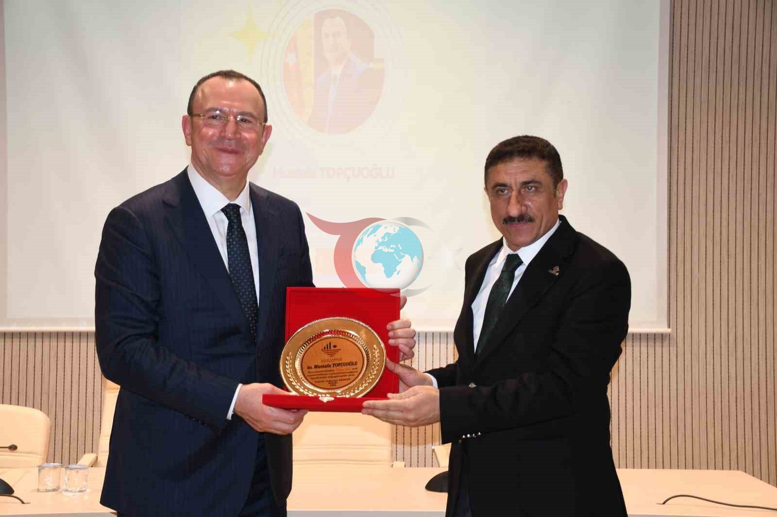 Gülsan Holding Yönetim Kurulu Başkanı Mustafa Topçuoğlu, Kilis’te Üniversitelilerle buluştu