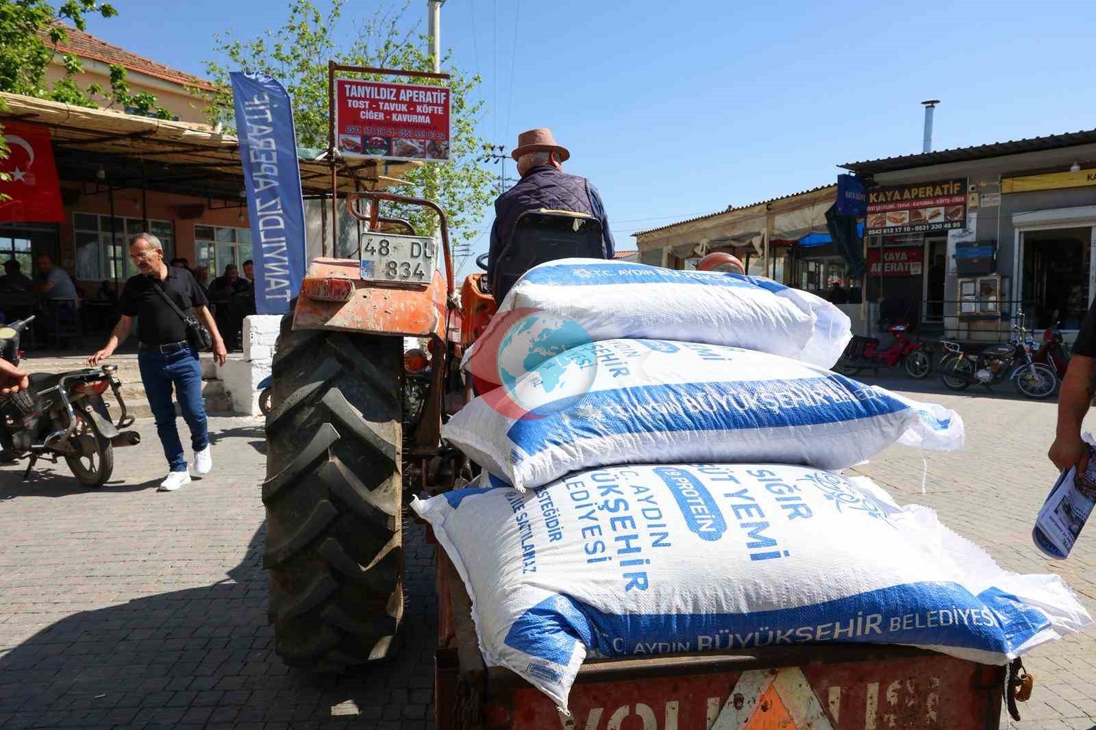 Aydın Büyükşehir&rsquo;den Germencik&rsquo;te küçük üreticilere yem desteği