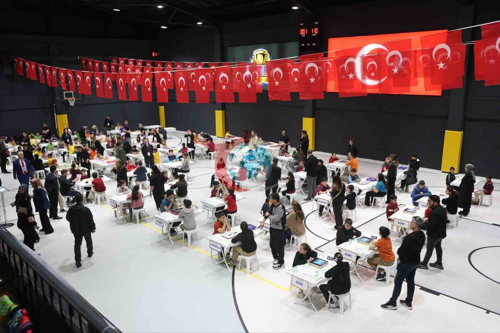 Çayırova’da öğrenciler akıl ve zeka oyunlarında ter döküyor