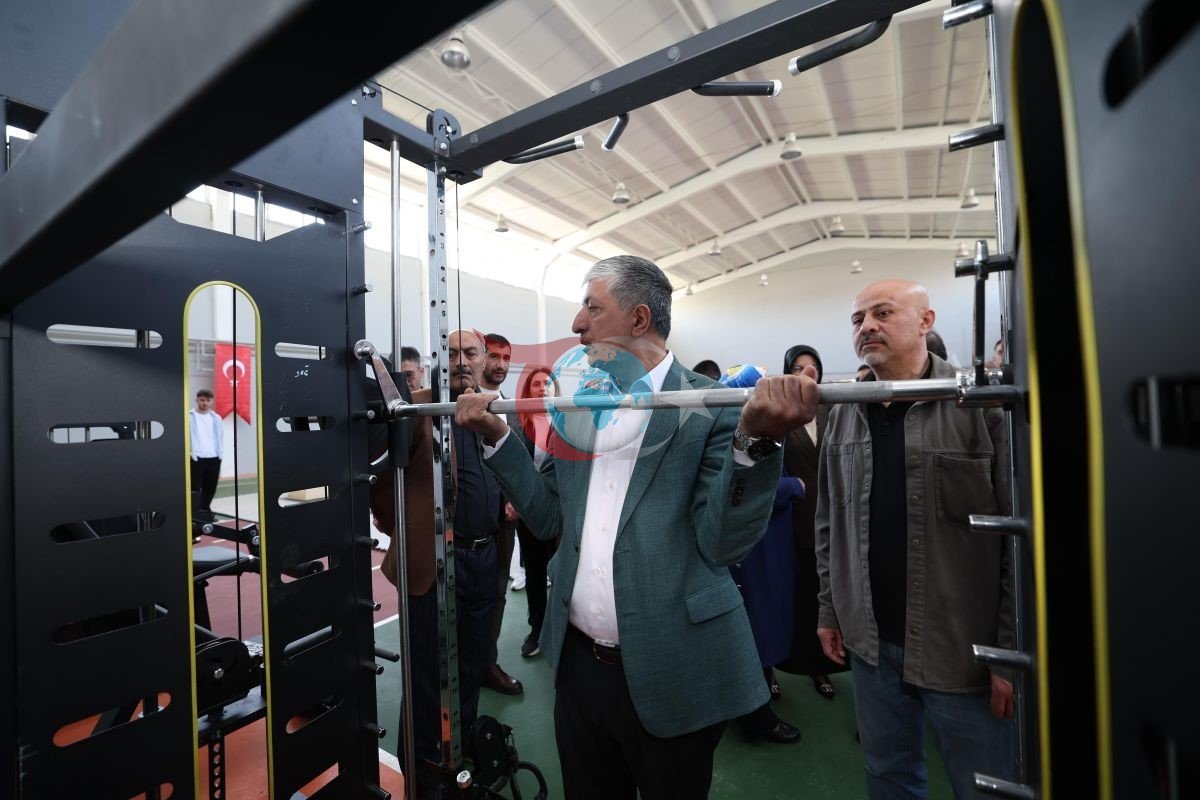 Yenilenen Tavşancıl Spor Salonu kapılarını açtı
