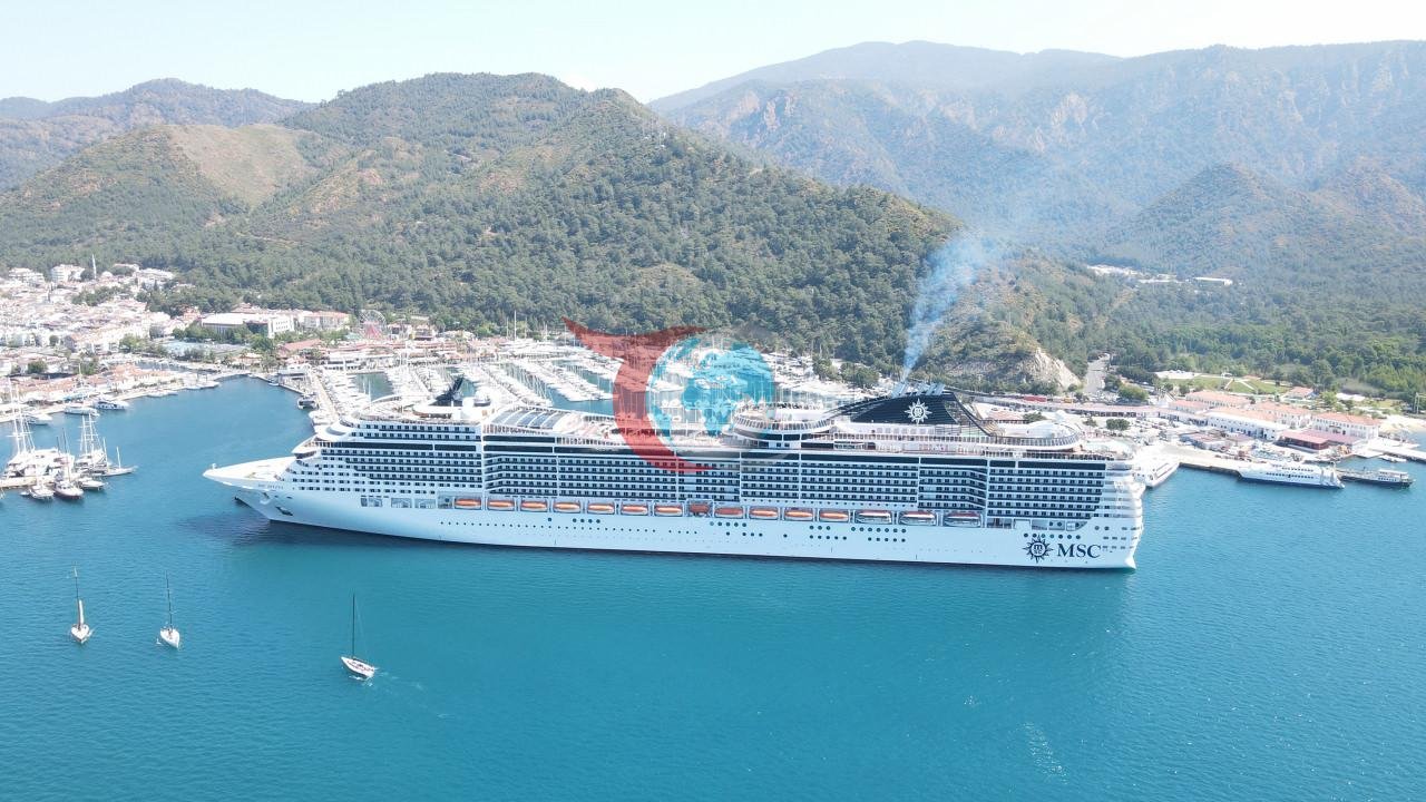 Ege limanlarında turist yoğunluğu: 8 bini aynı anda karaya çıktı!