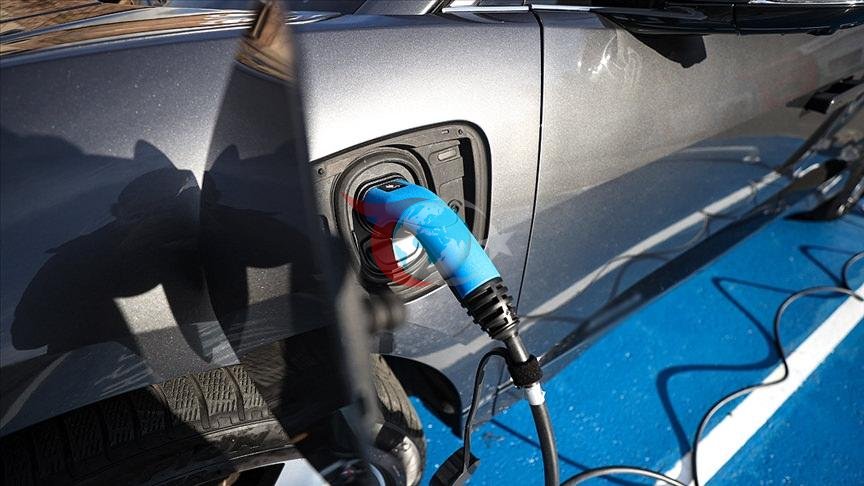 Elektrikli araçta '400 bin' sınırı aşıldı: Şarj soketlerinde rekor artış!