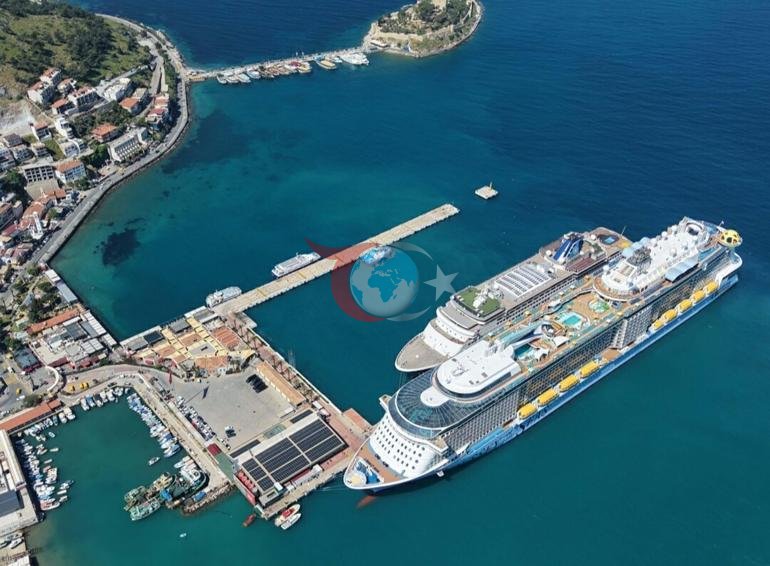 Kuşadasına kruvaziyerle 4 bin 600 turist geldi