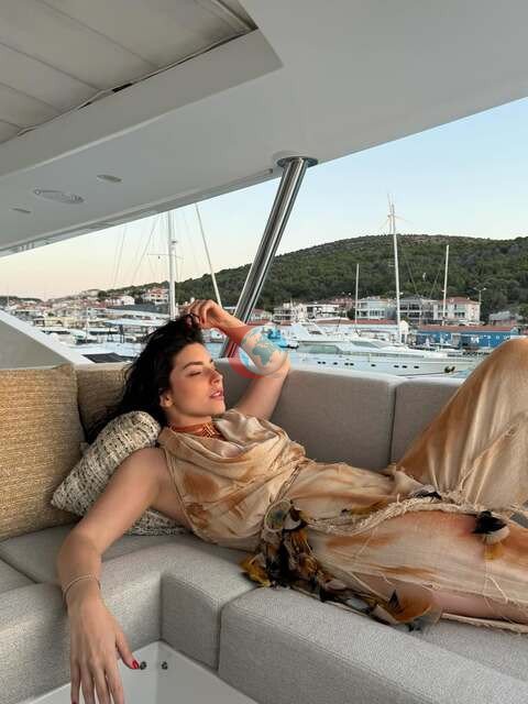 Merve Boluğur, yaz sezonunu erken açtı - Resim : 2