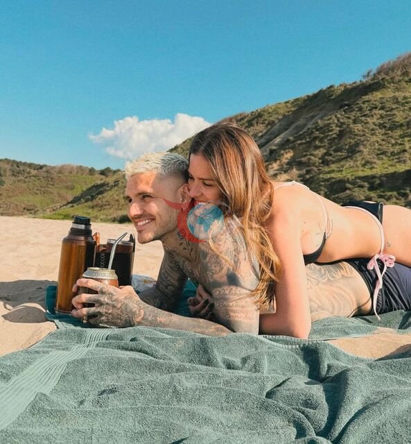 Icardi ve China Suarez Şile Sahillerinde: Derbi Yorgunluğunu Attılar!