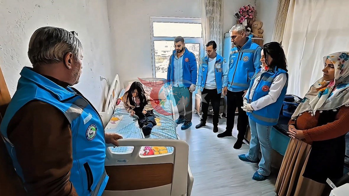 Yatağa Bağımlı Genç Kıza Ortopedik Yatak Yardımı