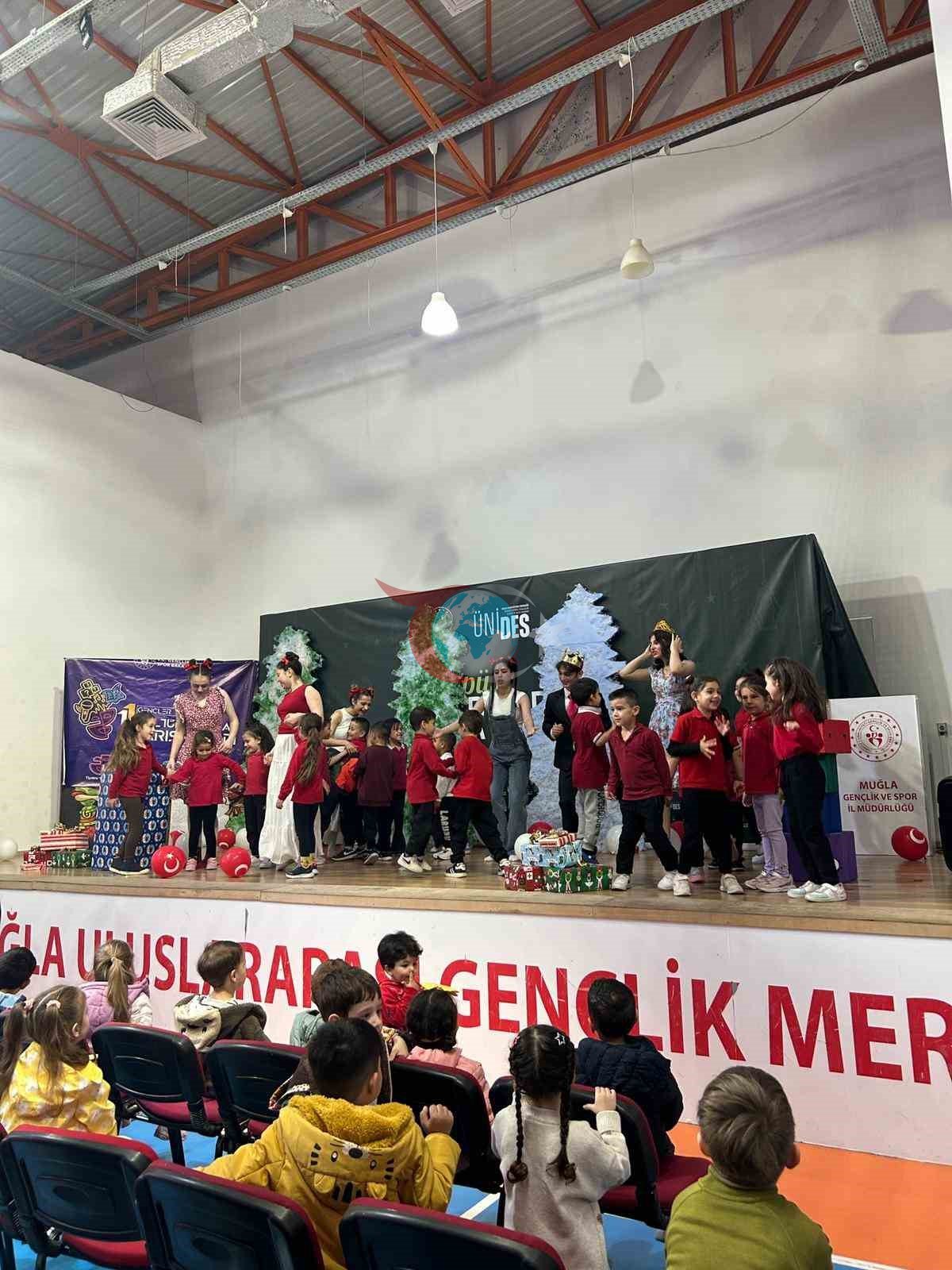 Menteşe'de Çocuklar Tiyatro ile Buluştu