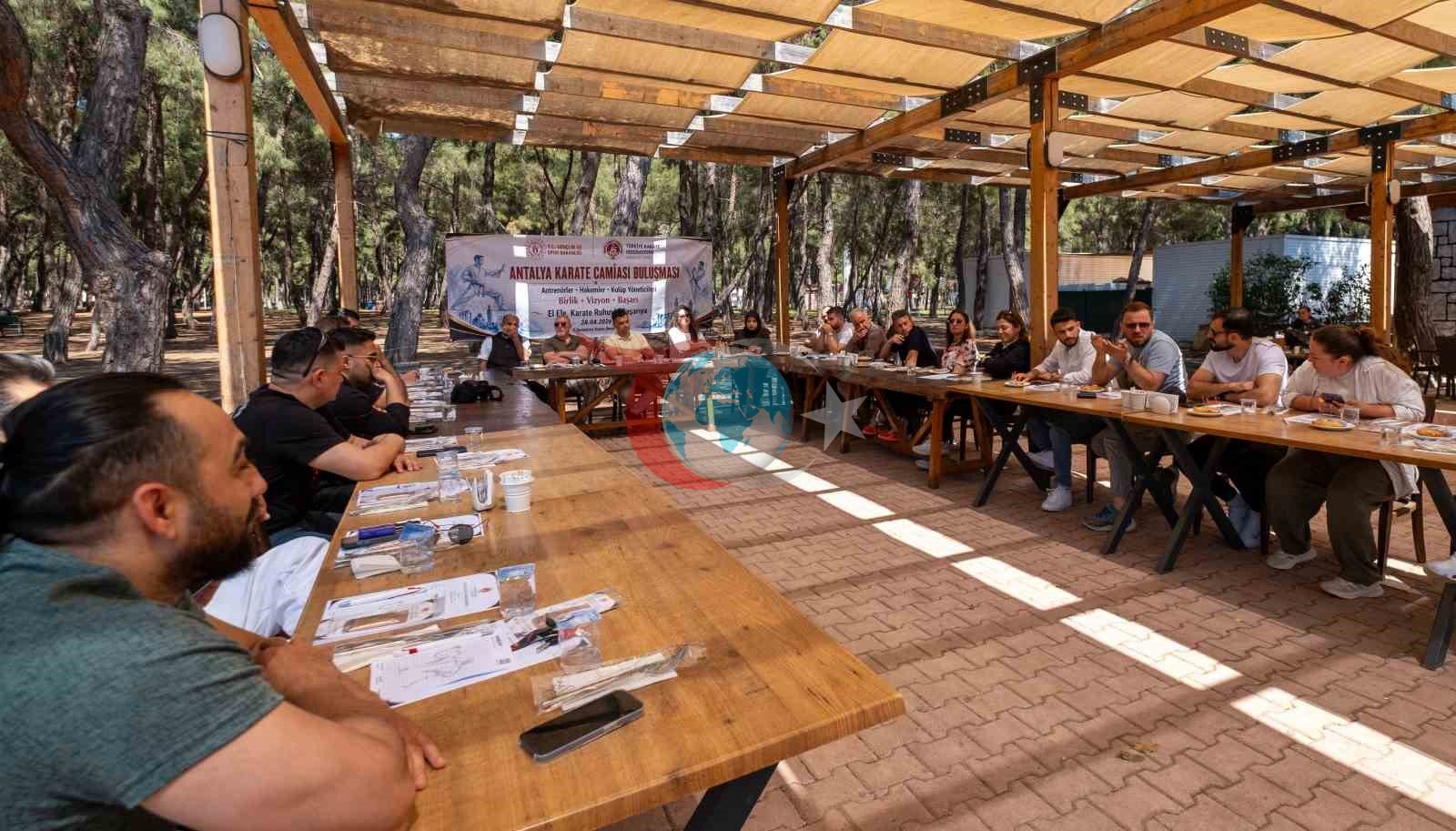 Antalya&rsquo;da karate sporu kurumsal yapıya kavuşacak