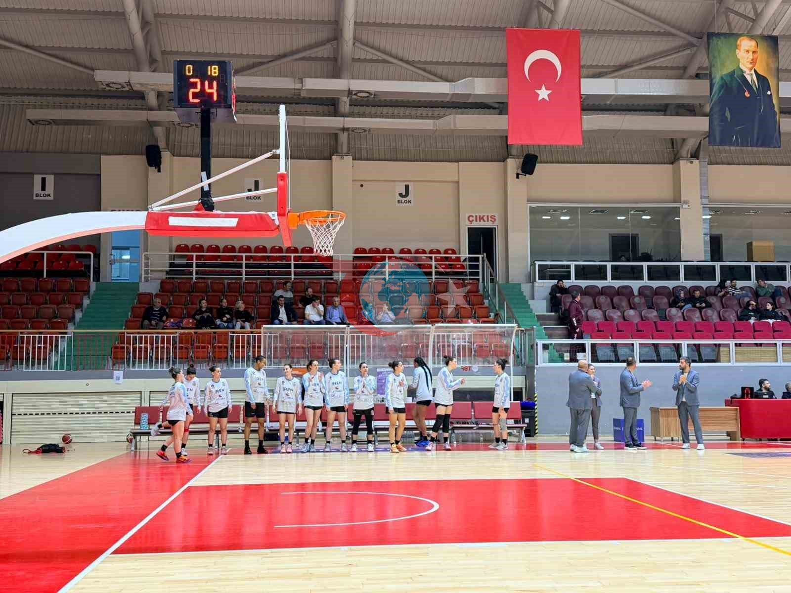 Manisa&rsquo;nın potadaki tek kadın takımı yarı finalde