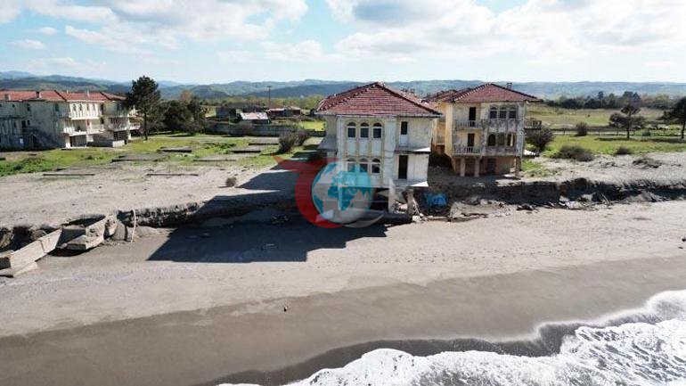 Deniz evlere dayandı Sakaryada erozyona sahil koruma duvarlı önlem