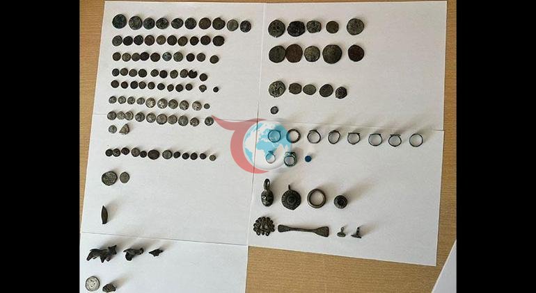 Tozu sildi, servet ortaya çıktı Çöplükten çıkan hazine şaşırttı