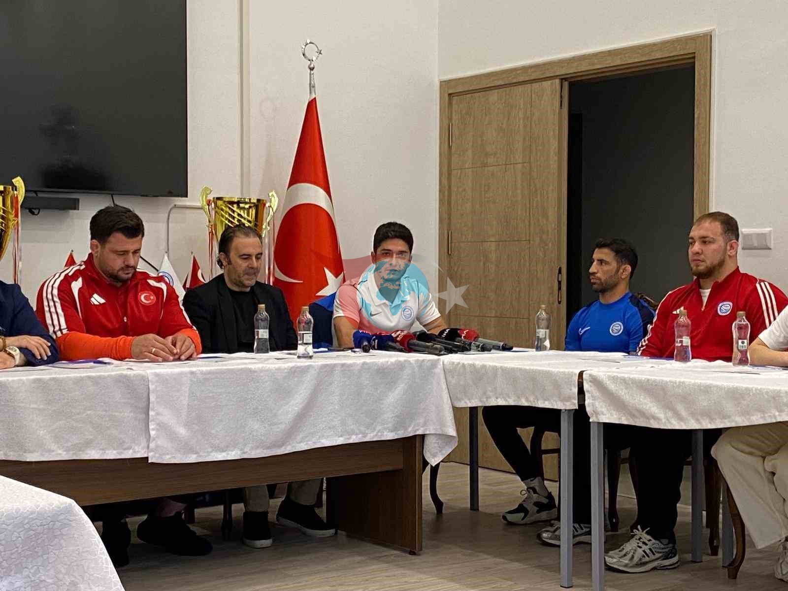 Rıza Kayaalp: 