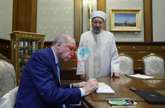 Cumhurbaşkanı Erdoğan, Türkiye Diyanet Vakfına kurban bağışında bulundu - Resim: 1