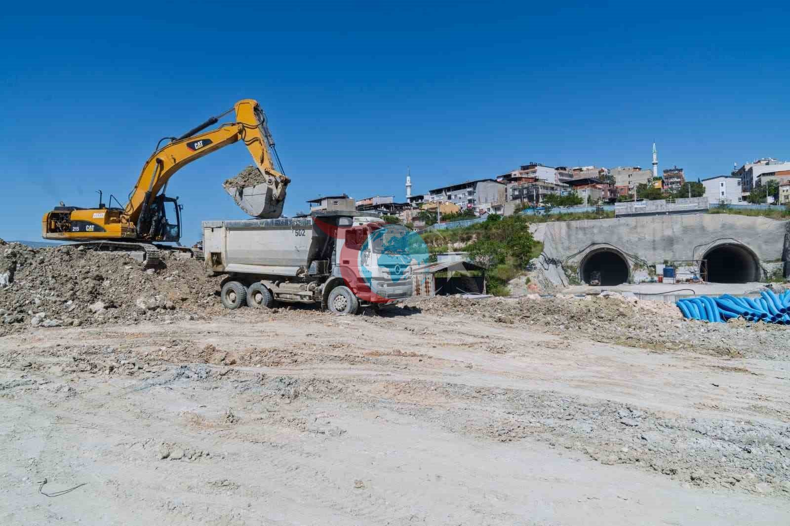 Buca Onat Tüneli'nde Çalışmalar Hız Kesmeden Devam Ediyor
