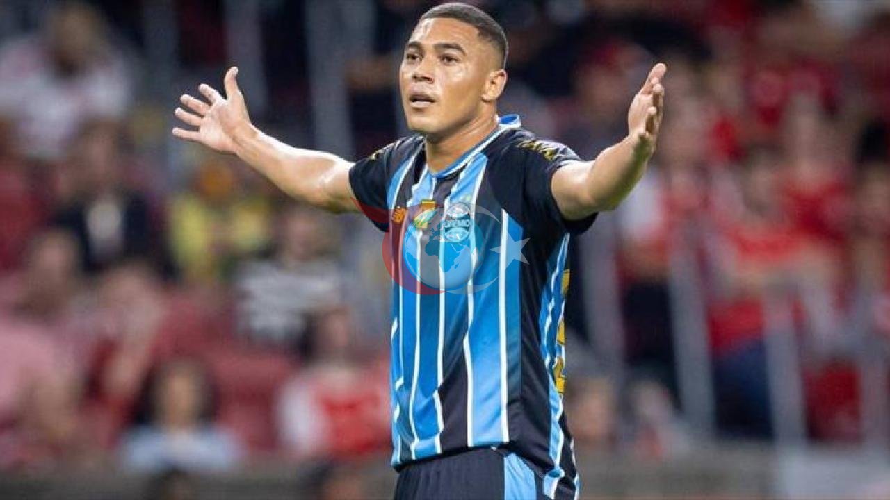 Carlos Vinicius, 6 Dakika İçinde 3 Penaltıyı Kaçırdı