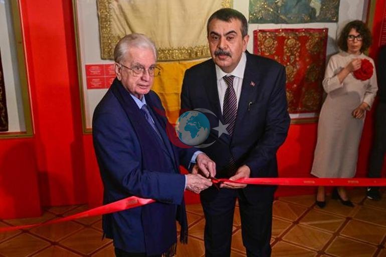Dünyanın kalbinde Türk imzası Osmanlı zarafeti Gelin Hazineleri Rusya’da sahnede