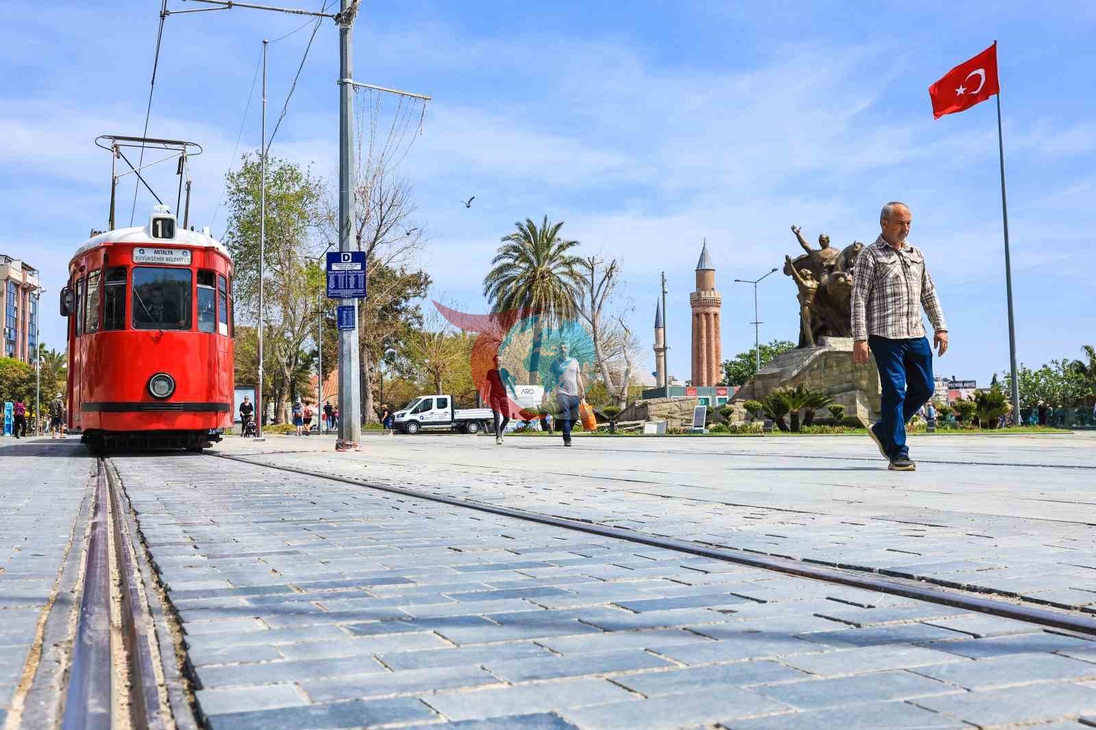 Büyükşehir&rsquo;in toplu ulaşım araçları 1 Mayıs&rsquo;ta ücretsiz yolcu taşıyacak