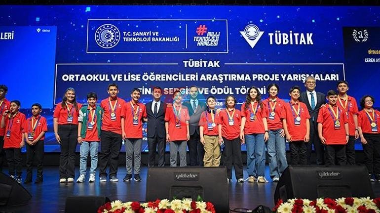 Bakan Kacır: Cesur, meraklı ve özgüveni yüksek bir nesil yetişiyor