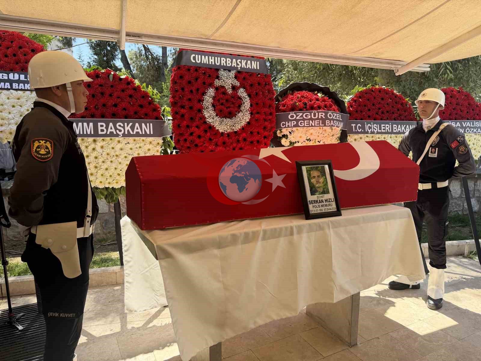 Akhisar'da Şehit Polis Memuruna Son Görev