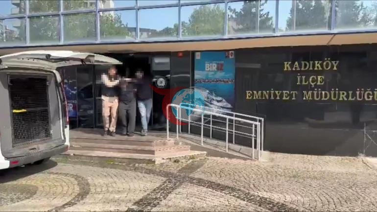 Kadıköy’de akılalmaz anlar Mekandan atıldı, silahla geri döndü